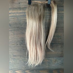 Glam Seamless Ponytail hair extension